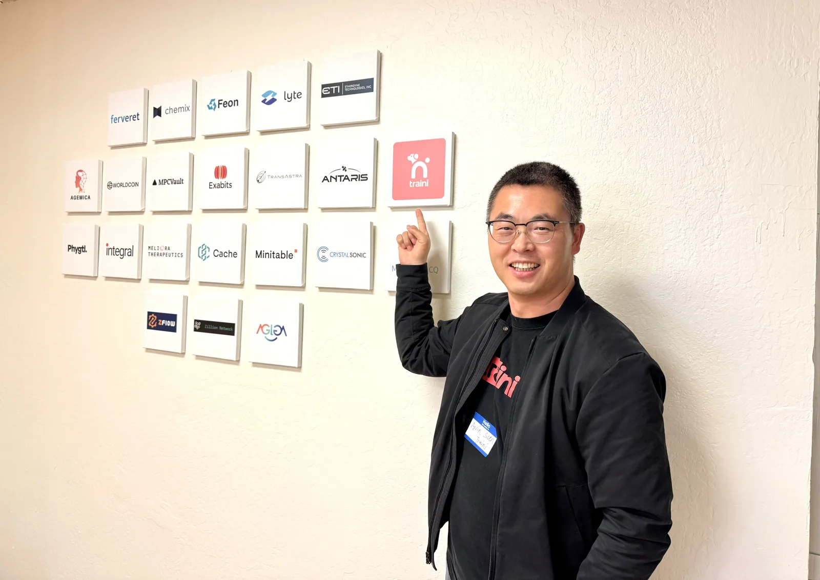 Traini team member presenting at the office